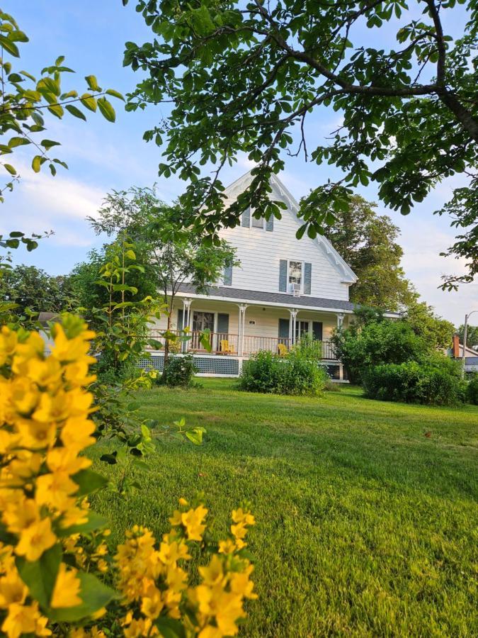 Sunflower Guest Suites Summerside Exterior foto